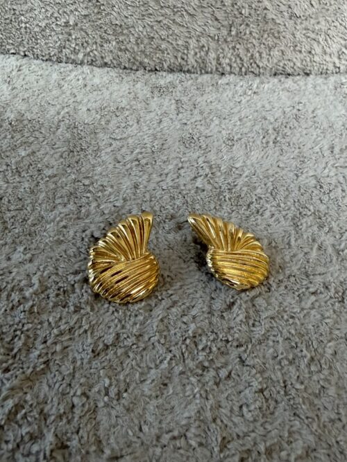 ARETES CONCHA