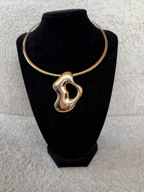 COLLAR