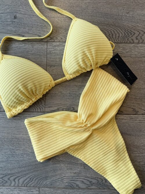 BIKINI TIRO ALTO